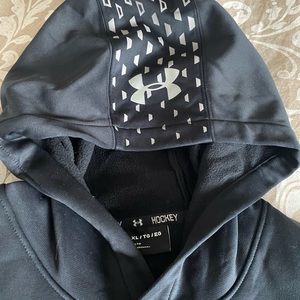 Men's Under Armour Hockey Hoodie XL but first like a L